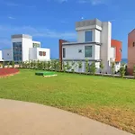 Beachfront Luxury Idania *