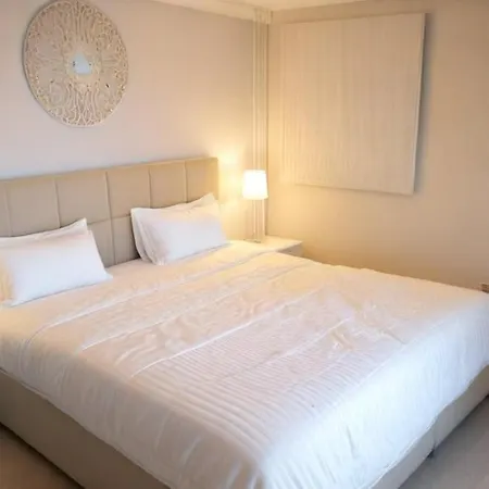 Beachfront Luxury Idania * Ayía Nápa