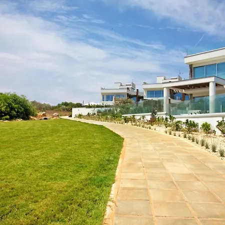 Beachfront Luxury Idania