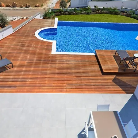 Vila Beachfront Luxury Idania *