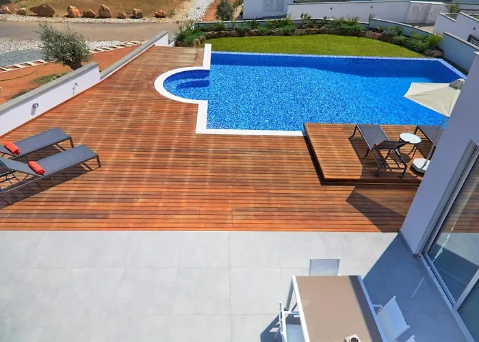 Villa Beachfront Luxury Idania *