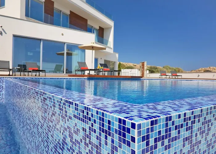 Beachfront Luxury Idania * Ayia Napa