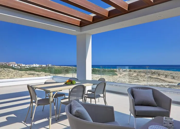 Beachfront Luxury Idania