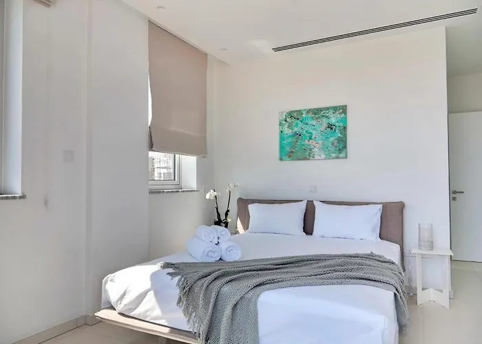 Beachfront Luxury Idania Villa