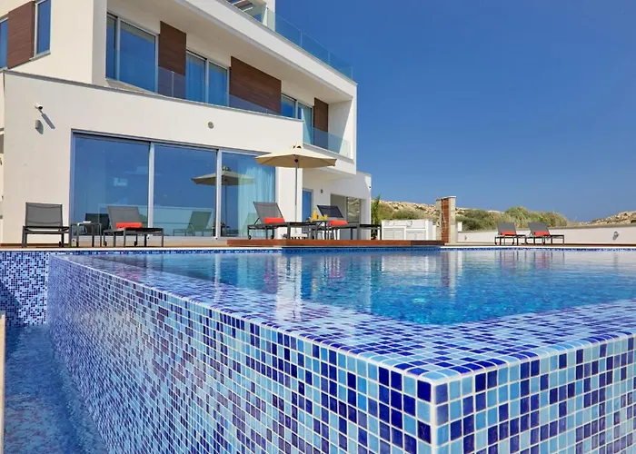 Beachfront Luxury Idania Ayia Napa