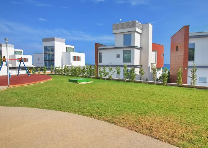 Beachfront Luxury Idania *