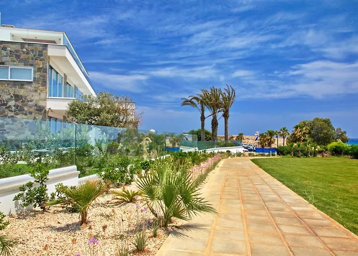 Beachfront Luxury Idania Villa