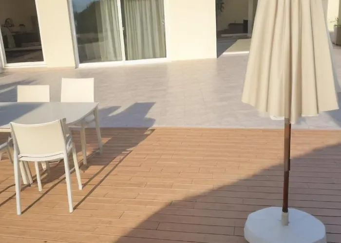 Beachfront Luxury Idania Villa *