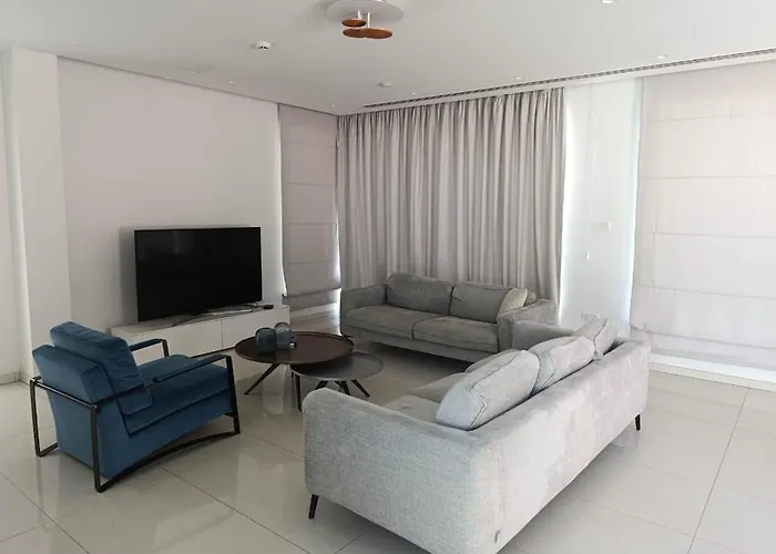 Beachfront Luxury Idania