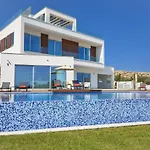 Beachfront Luxury Idania * Ayia Napa