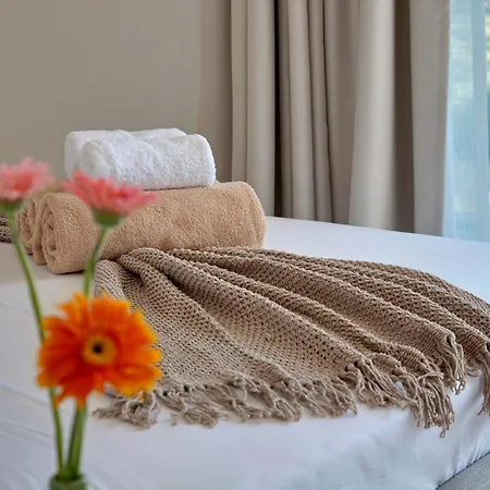 Villa Beachfront Luxury Idania Ayía Nápa