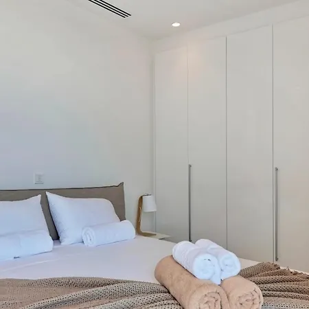 Beachfront Luxury Idania Villa *