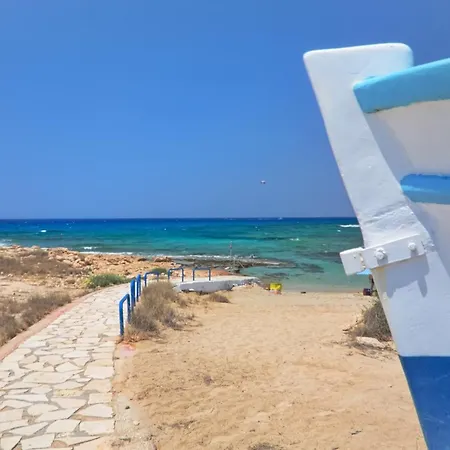 Beachfront Luxury Idania