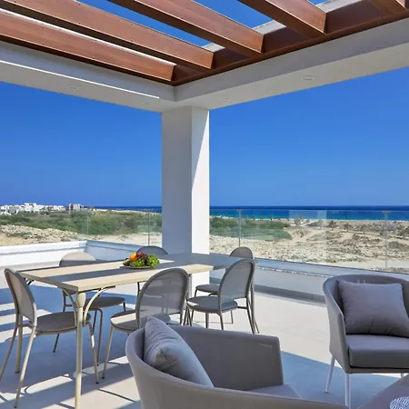 Villa Beachfront Luxury Idania