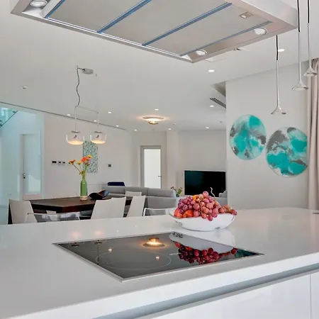 Beachfront Luxury Idania * Ayía Nápa