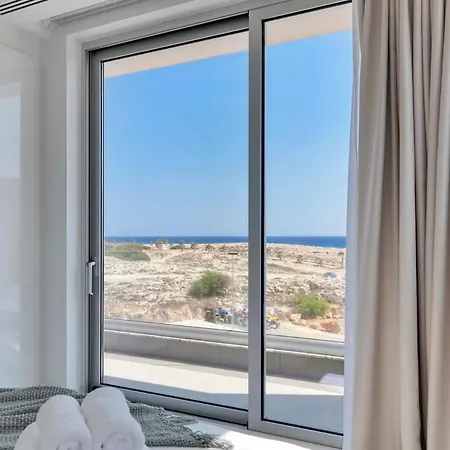 Beachfront Luxury Idania * Ayía Nápa