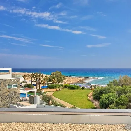 Villa Beachfront Luxury Idania Ayía Nápa