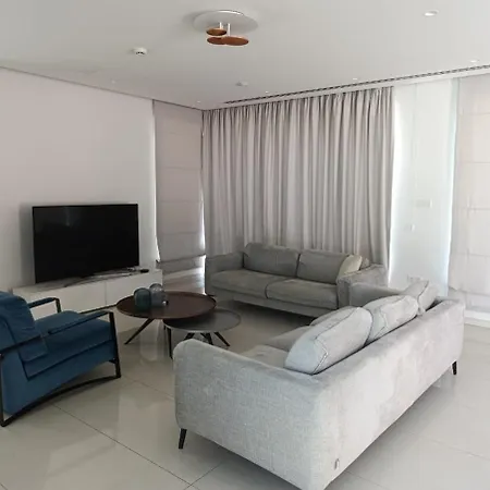 Beachfront Luxury Idania