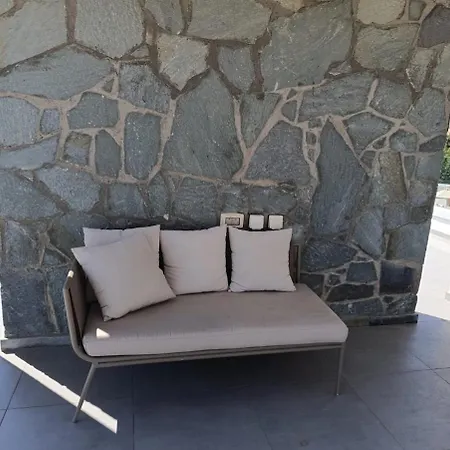 Beachfront Luxury Idania