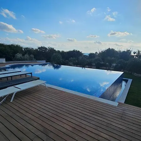 Beachfront Luxury Idania Villa
