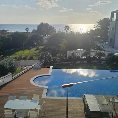 Beachfront Luxury Idania Villa *
