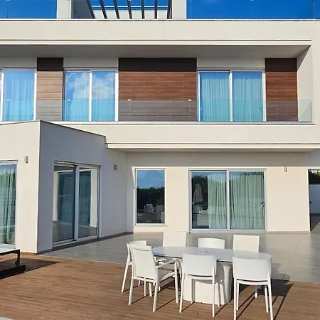 Beachfront Luxury Idania Villa