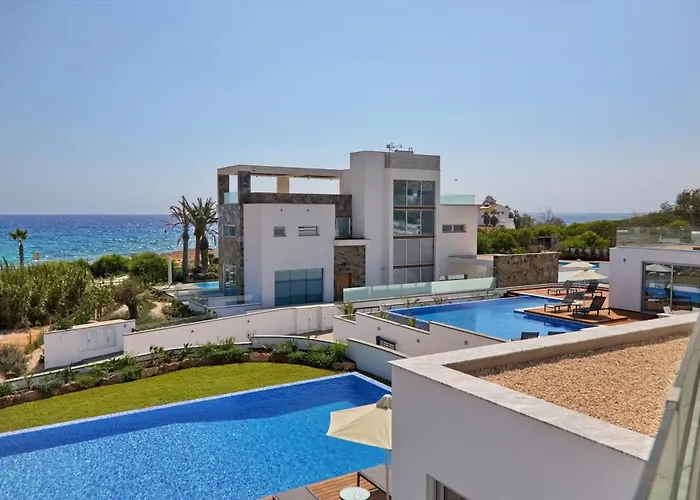 Villa Beachfront Luxury Idania