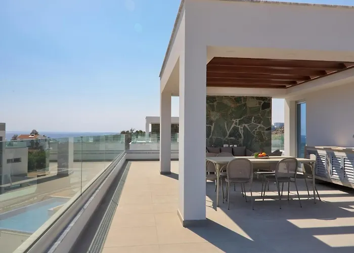 Beachfront Luxury Idania Villa *