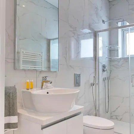 Beachfront Luxury Idania וילה *
