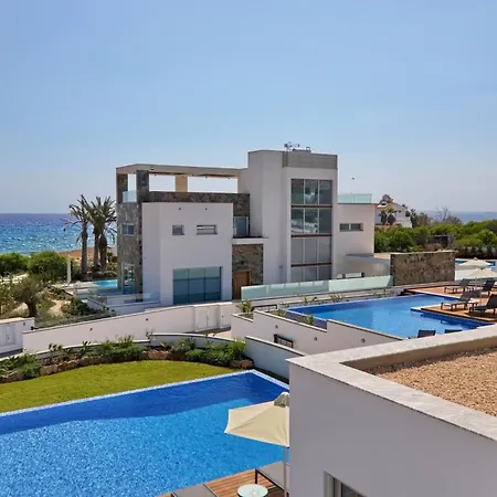וילה Beachfront Luxury Idania