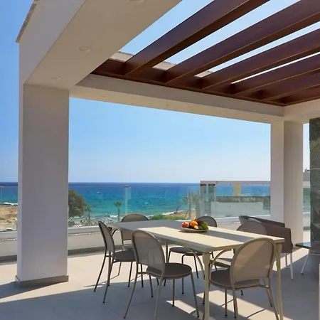 וילה Beachfront Luxury Idania