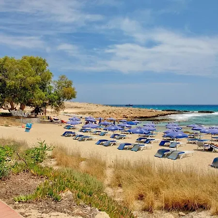 Beachfront Luxury Idania איה נאפה