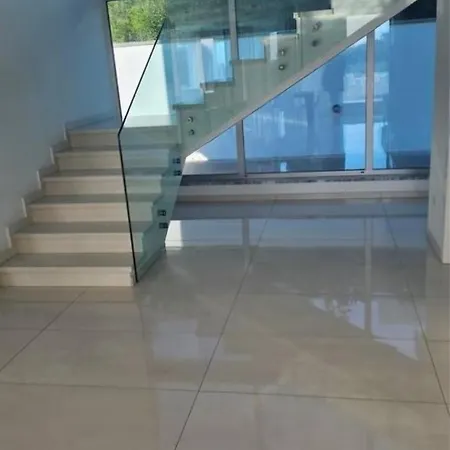 וילה Beachfront Luxury Idania